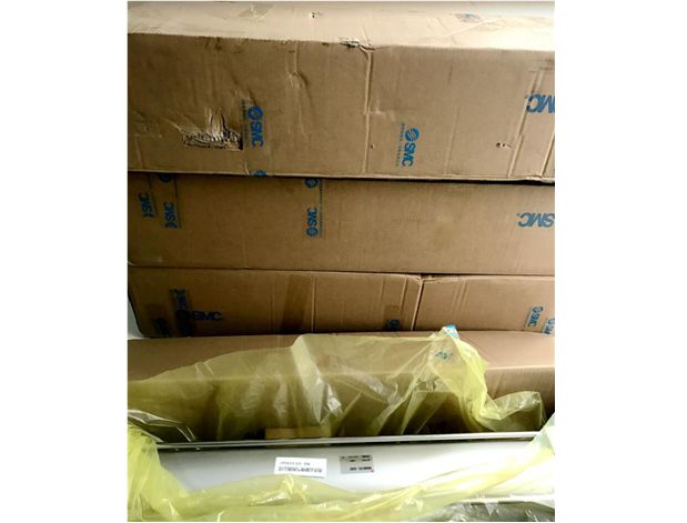 SMC 氣缸 MDBF125方形端蓋，大直徑拉桿型氣缸。